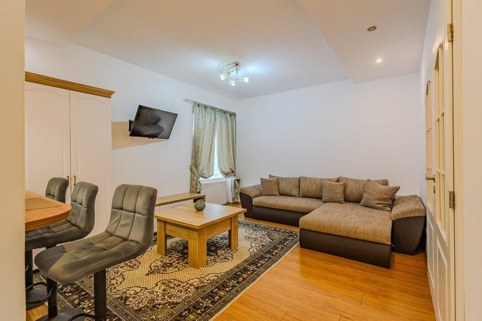Tampa Hill Residence Apartment in Brasov