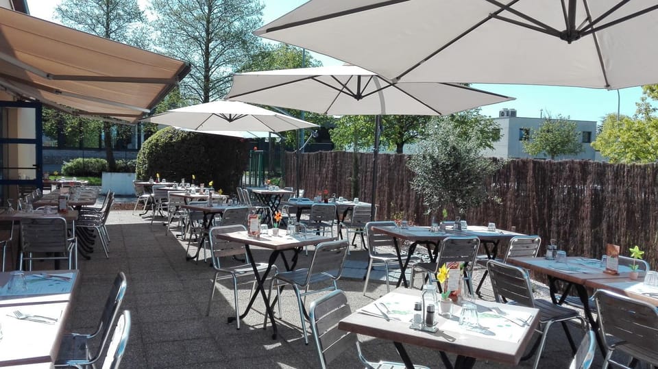 Patio, Restaurant/places to eat