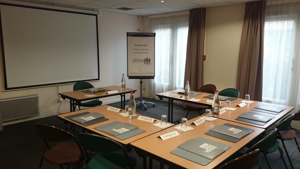 Meeting/conference room