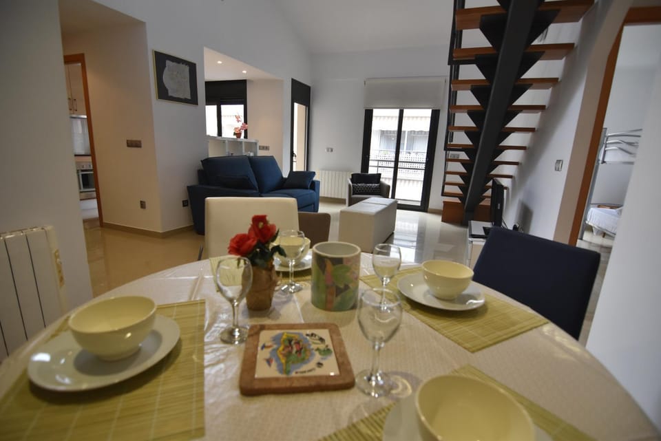 Living room, Dining area