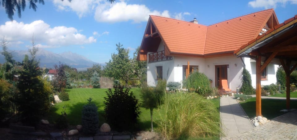 Property building, Summer, Garden, Balcony/Terrace, Mountain view