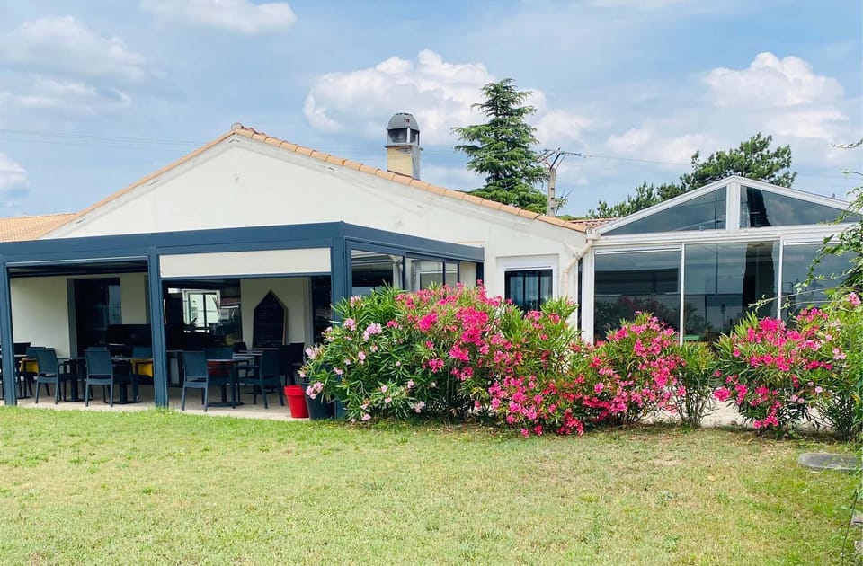Property building, Spring, Day, Summer, Garden, Balcony/Terrace, Garden view