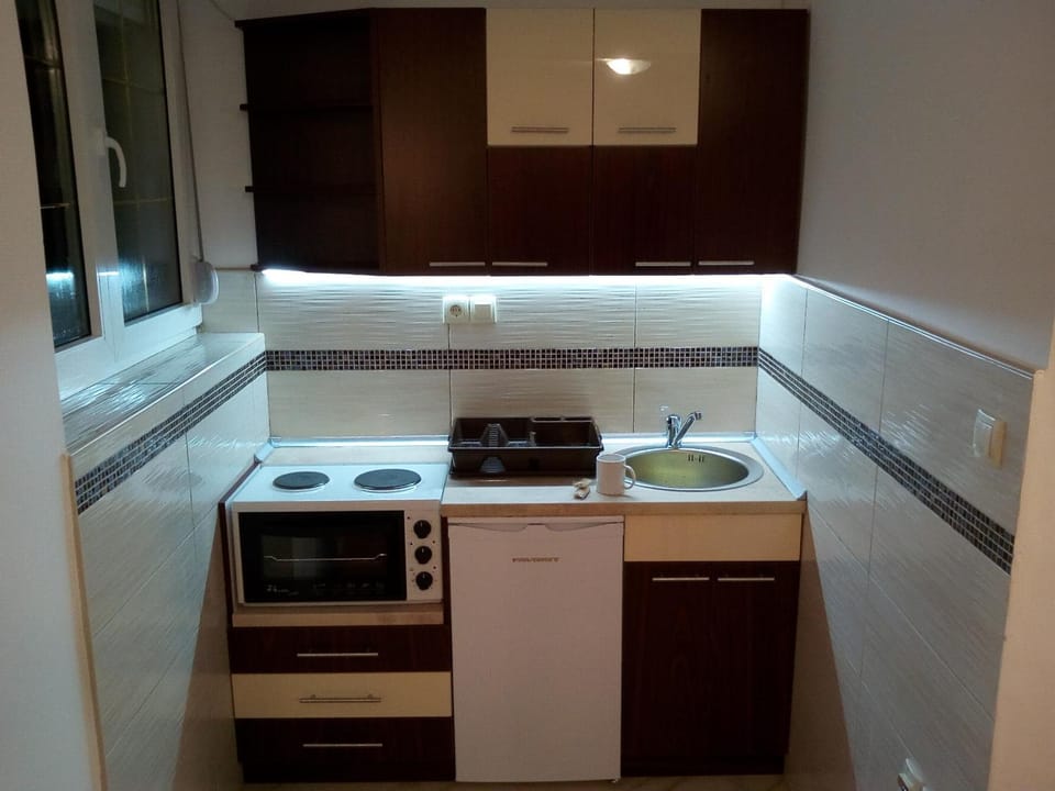 Kitchen or kitchenette, pet friendly