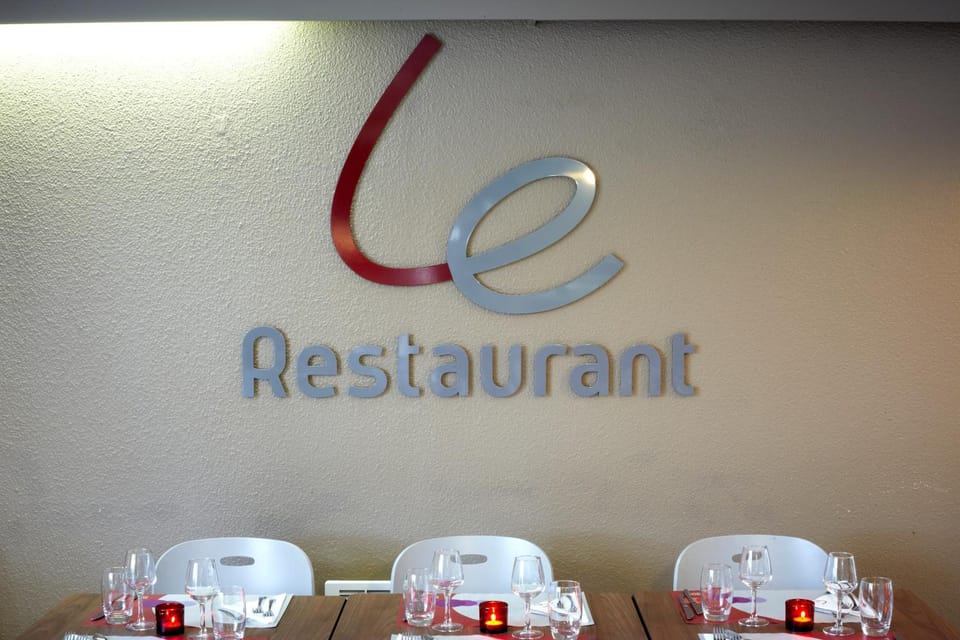 Restaurant/places to eat, Logo/Certificate/Sign