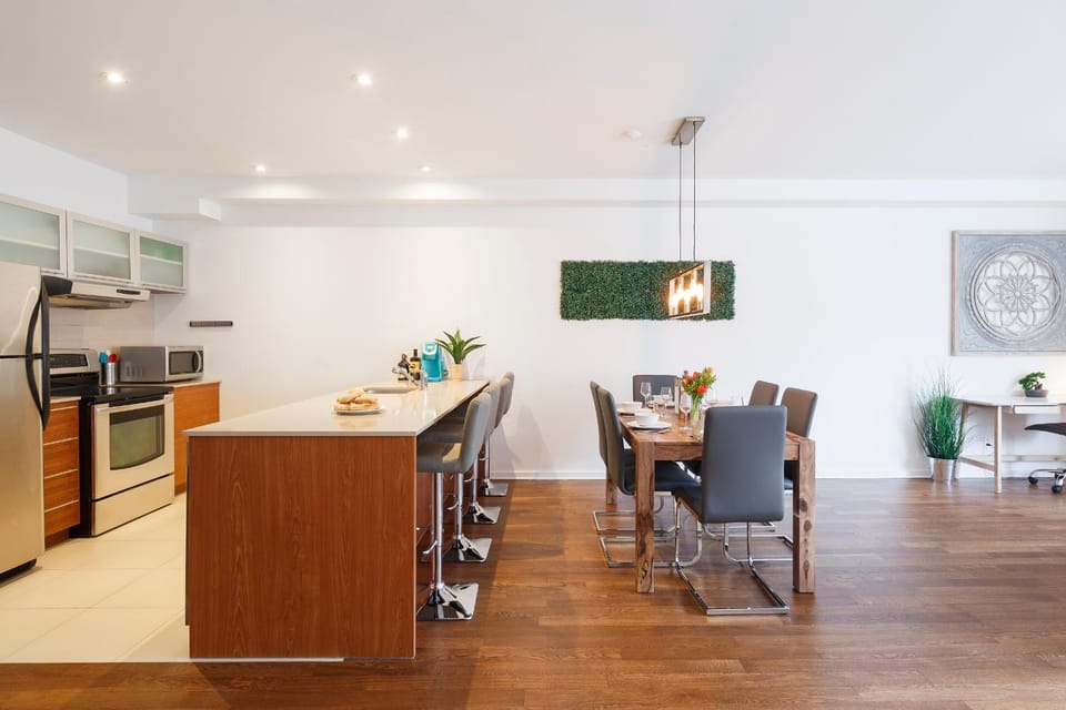 Kitchen or kitchenette, Seating area, Dining area, dishwasher, oven