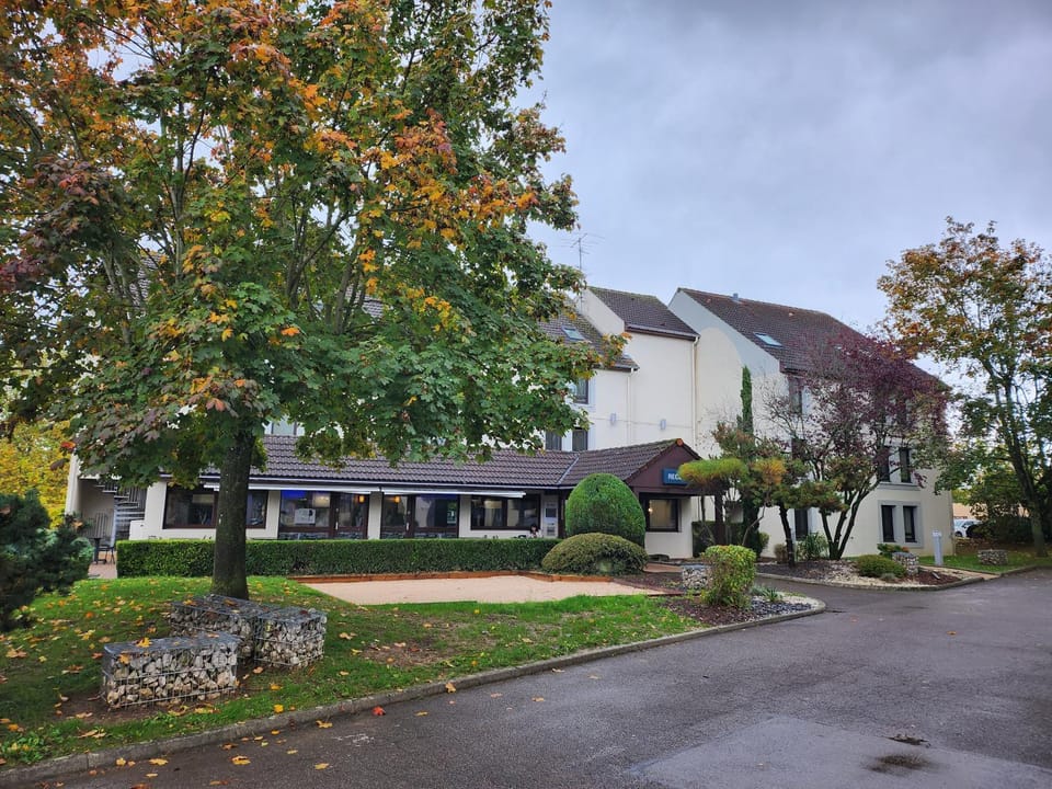 Property building, Facade/entrance