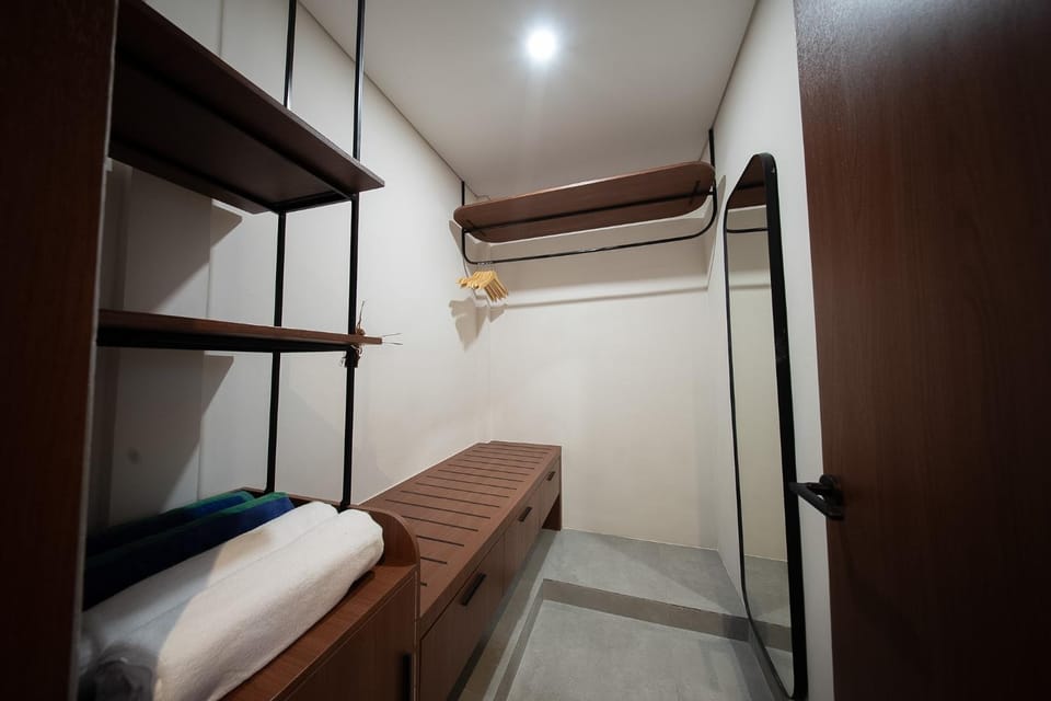 towels, wardrobe
