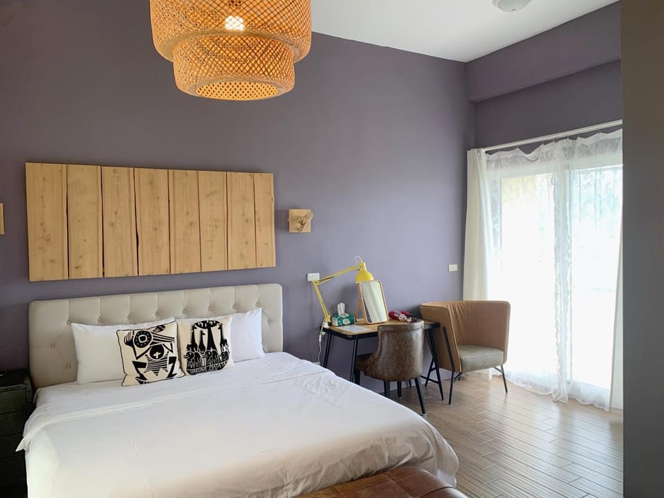 Bed, Photo of the whole room