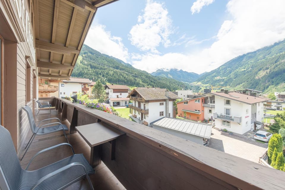 Day, Natural landscape, View (from property/room), Balcony/Terrace, Mountain view