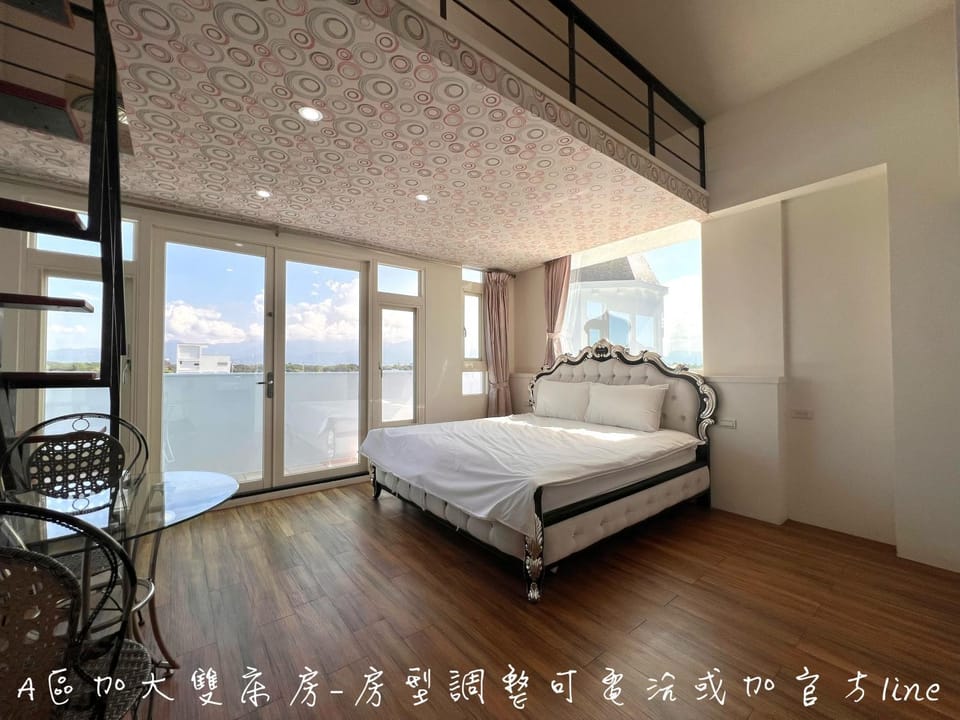 Bed, Natural landscape, Photo of the whole room, Bedroom