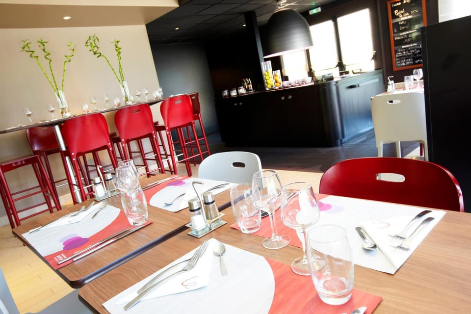 Restaurant/places to eat, Restaurant/places to eat