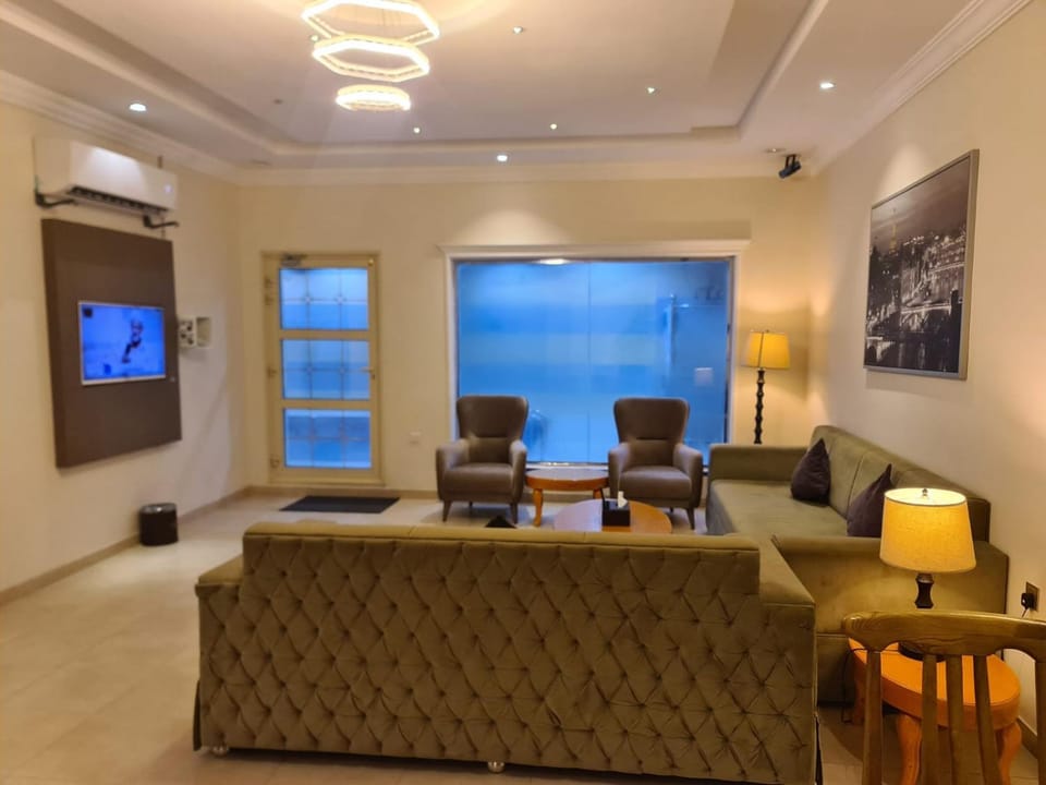 TV and multimedia, Seating area