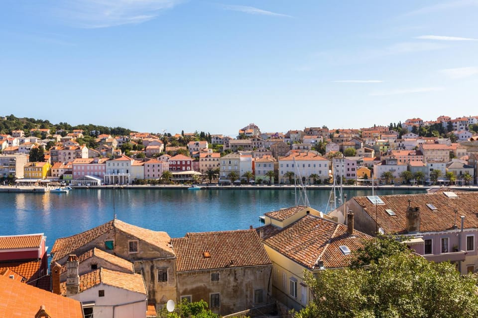 City view, Sea view