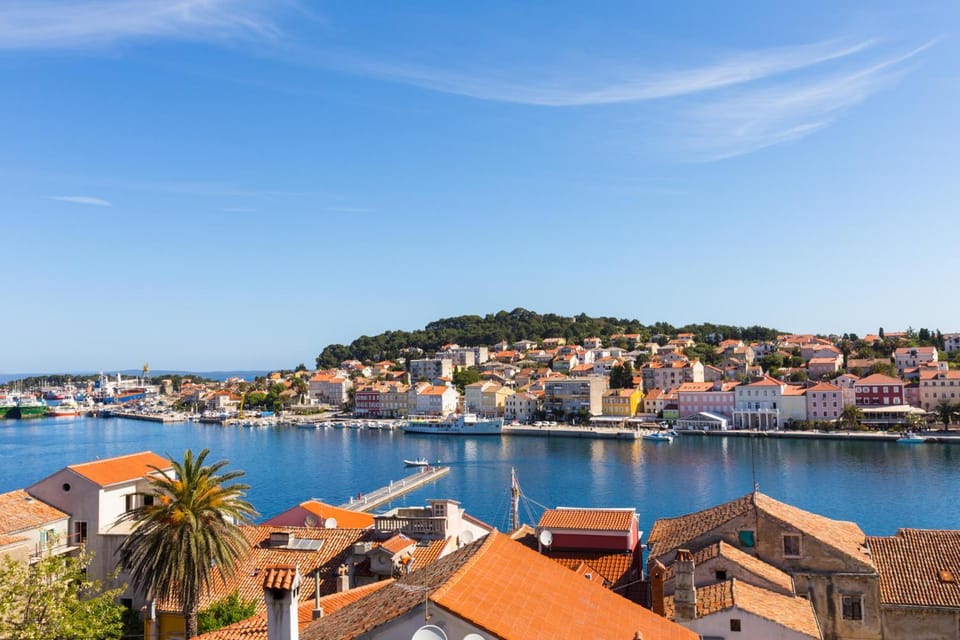 City view, Sea view