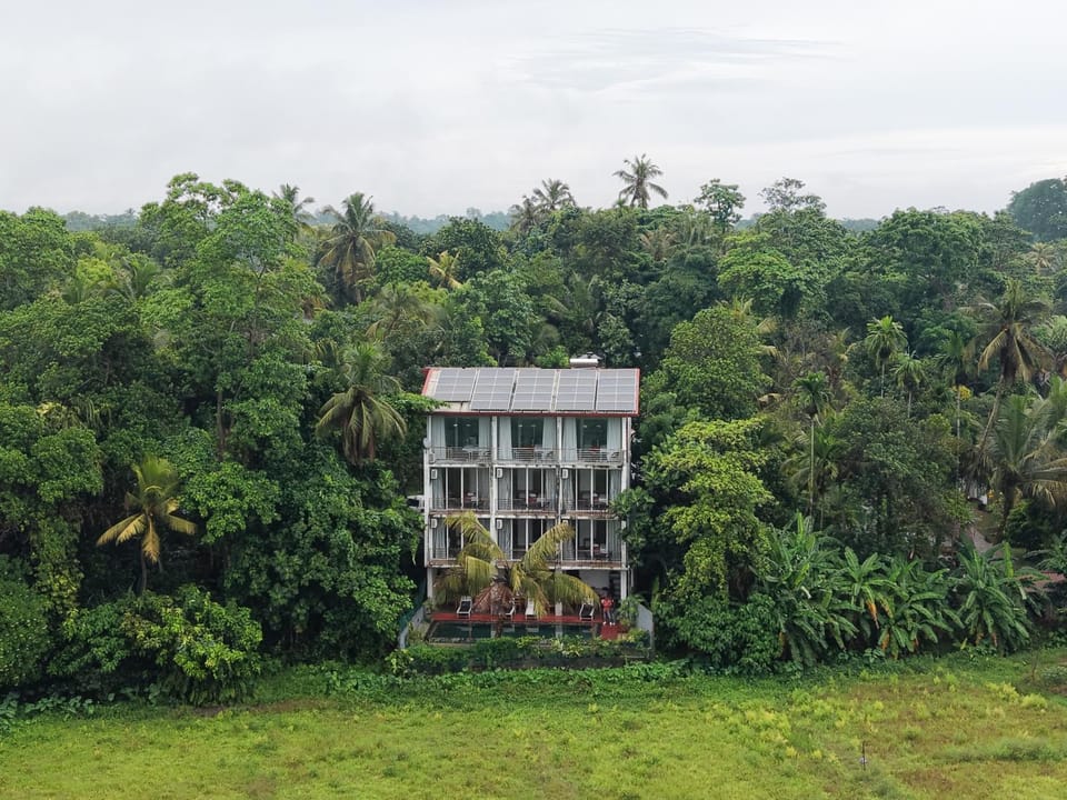Green Edge Villa Hotel in Hikkaduwa