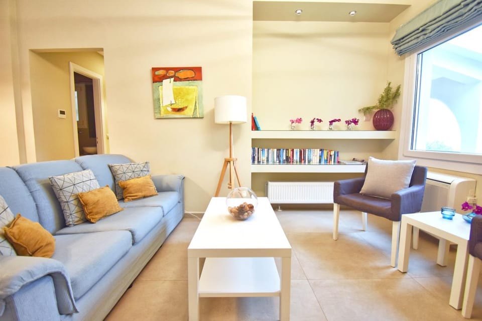 Library, Living room, Seating area