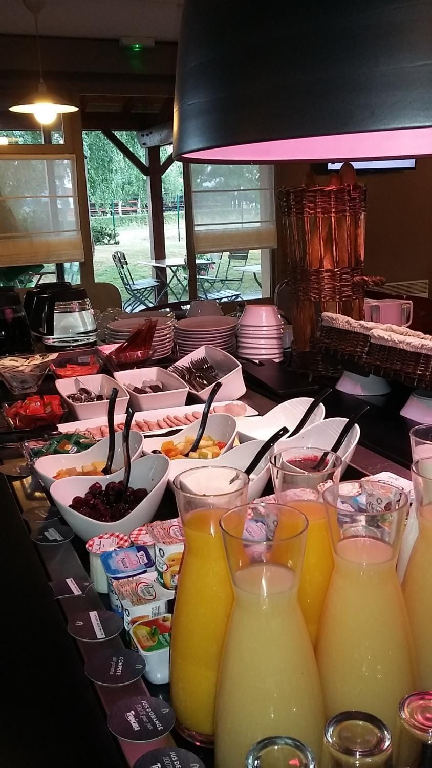 Food and drinks, Buffet breakfast