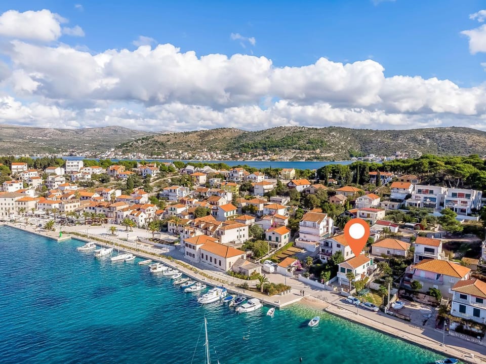 Property building, Day, Bird's eye view, Beach, City view, Sea view, Location