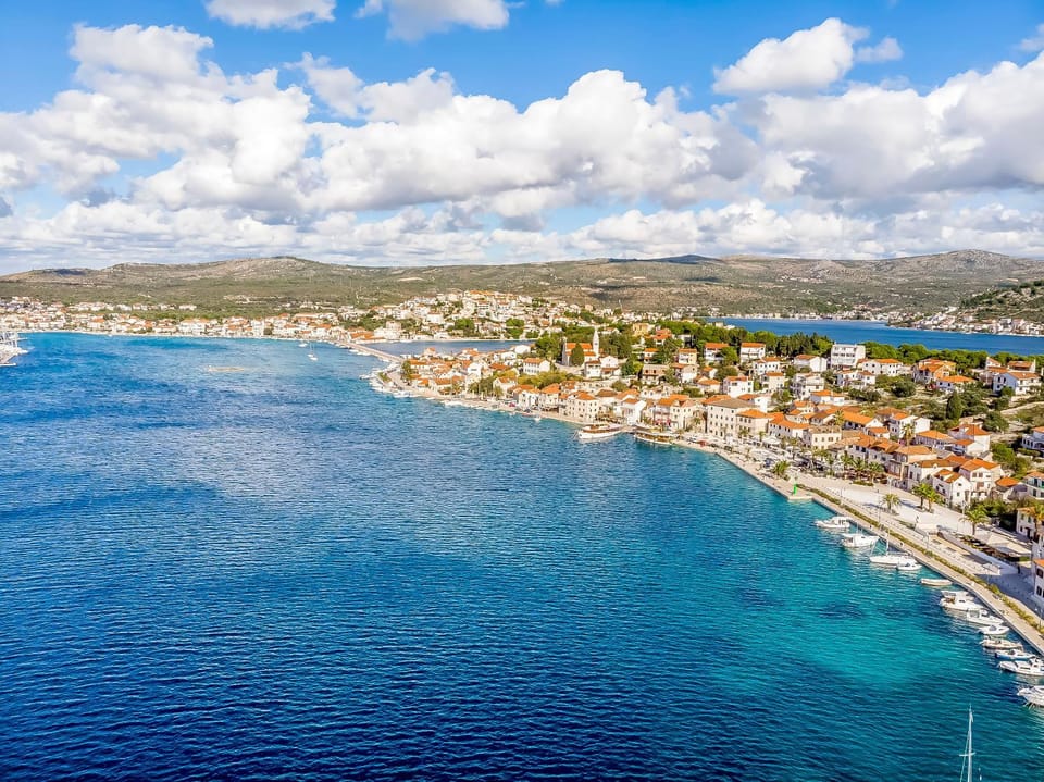 Bird's eye view, Location