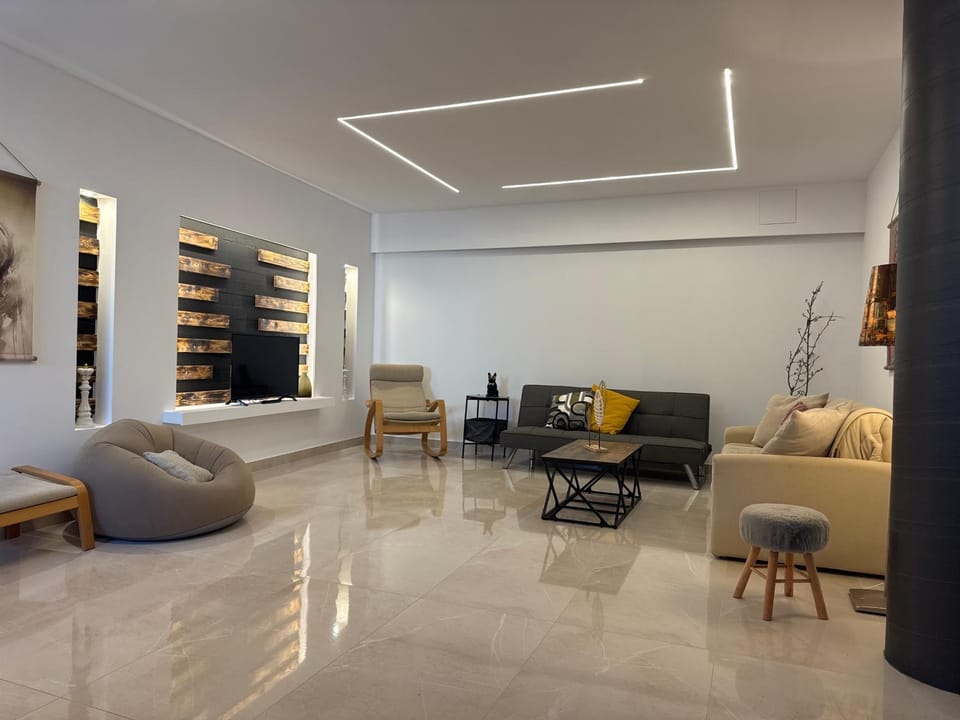 TV and multimedia, Living room, Seating area