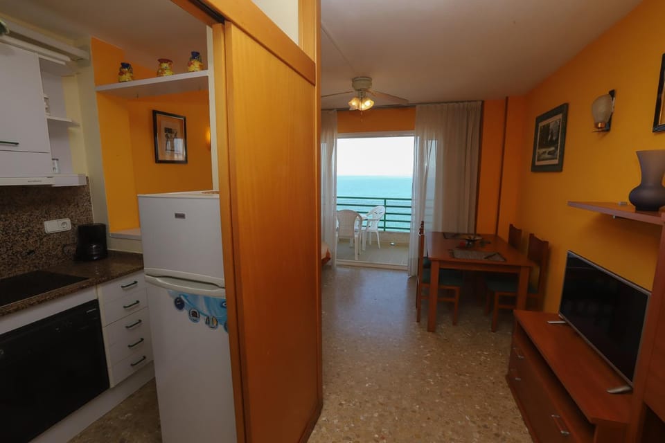 Kitchen or kitchenette, Dining area, Sea view