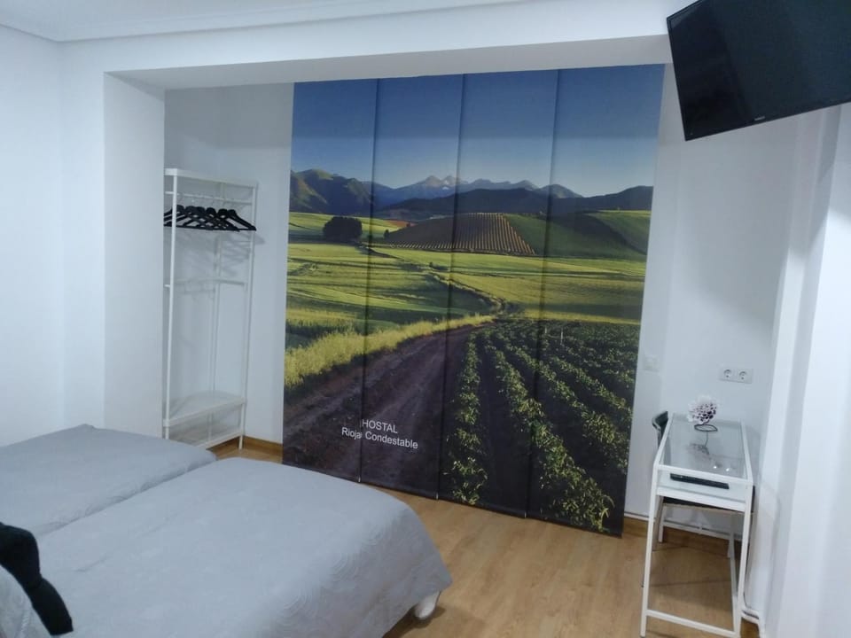 Hostal Rioja Condestable Bed and Breakfast in Logrono