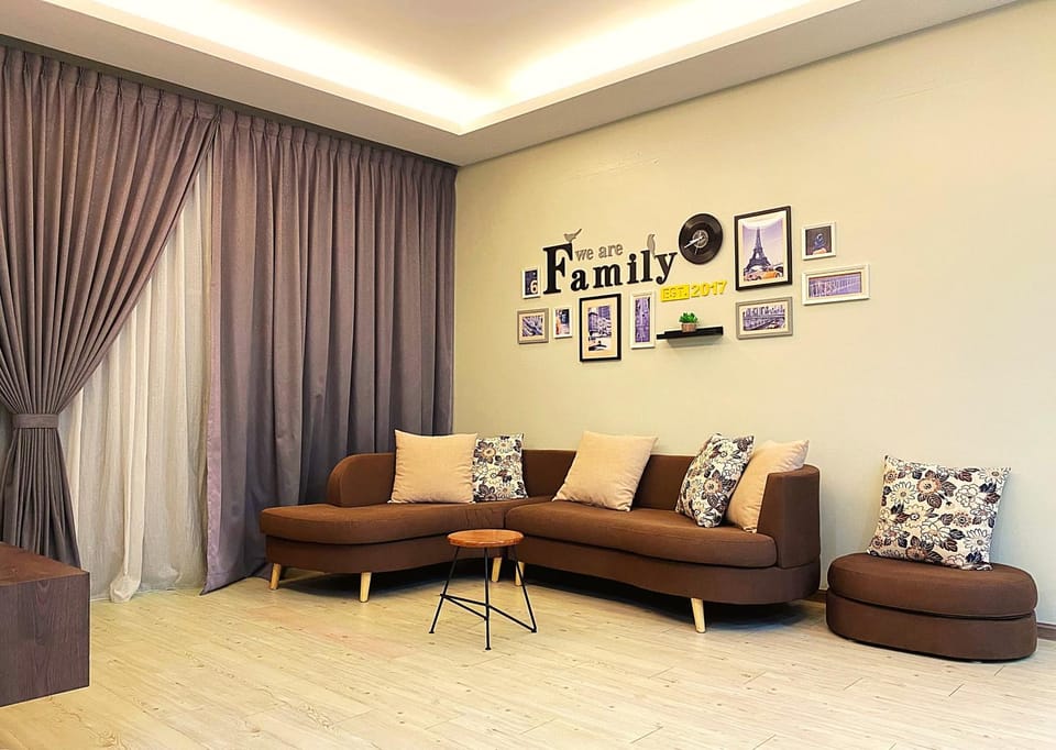 TV and multimedia, Living room, Seating area, Sea view