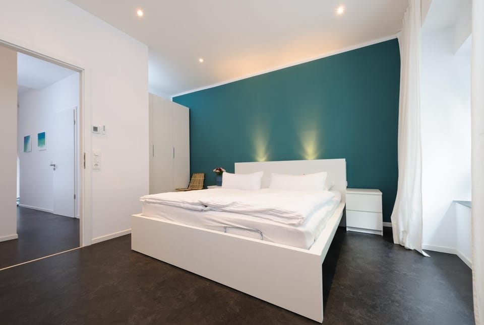 Photo of the whole room, Bedroom