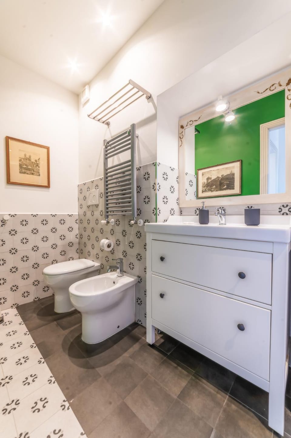 Shower, Toilet, Bathroom, bidet, towels