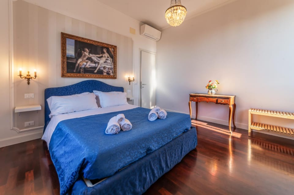 Bed, Photo of the whole room, Bedroom, towels, air conditioner