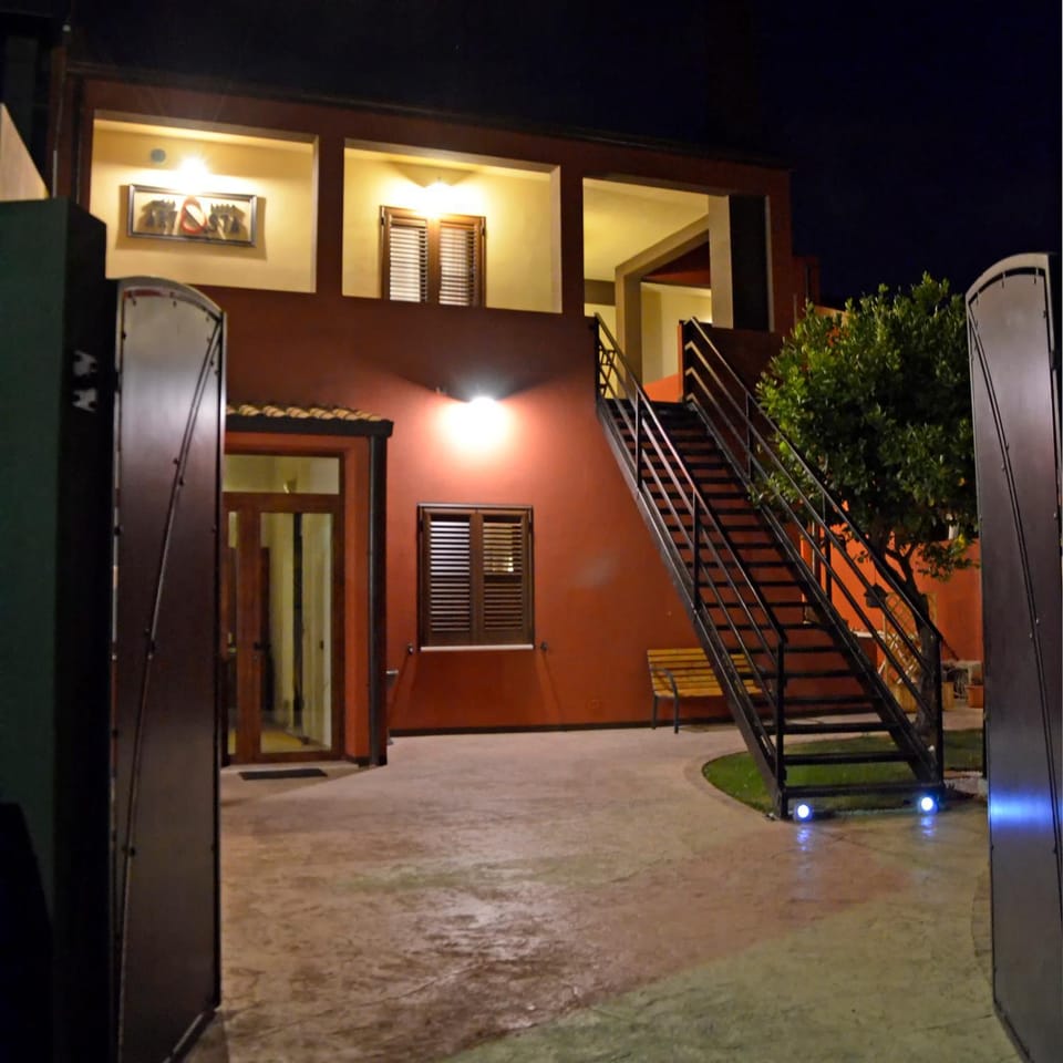 Facade/entrance, Garden