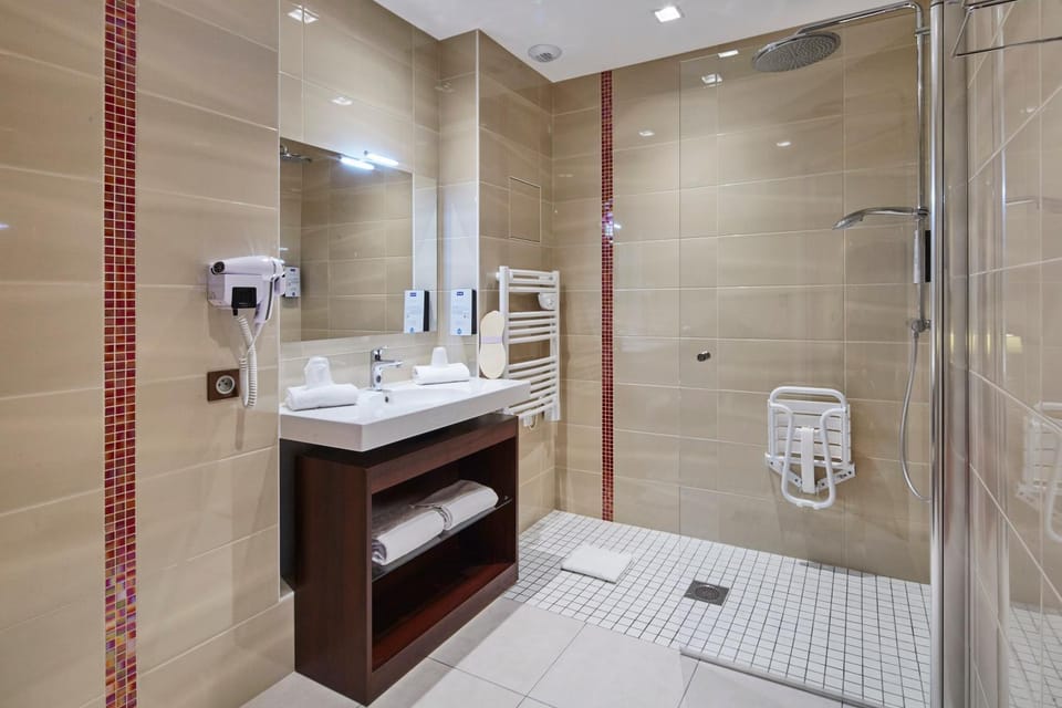 Shower, Toilet, Bathroom, Family