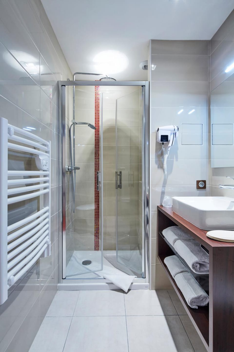 Shower, Staff, Bathroom, Garden view, Pool view, Family