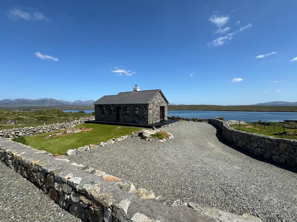 Property building, Natural landscape, Mountain view, Sea view