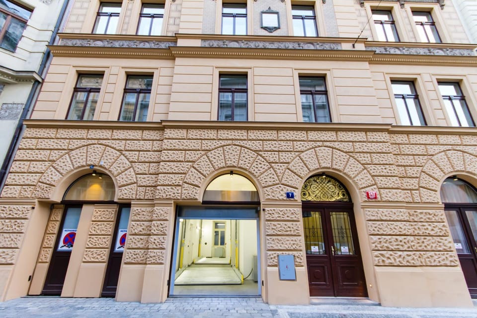 Property building, Facade/entrance