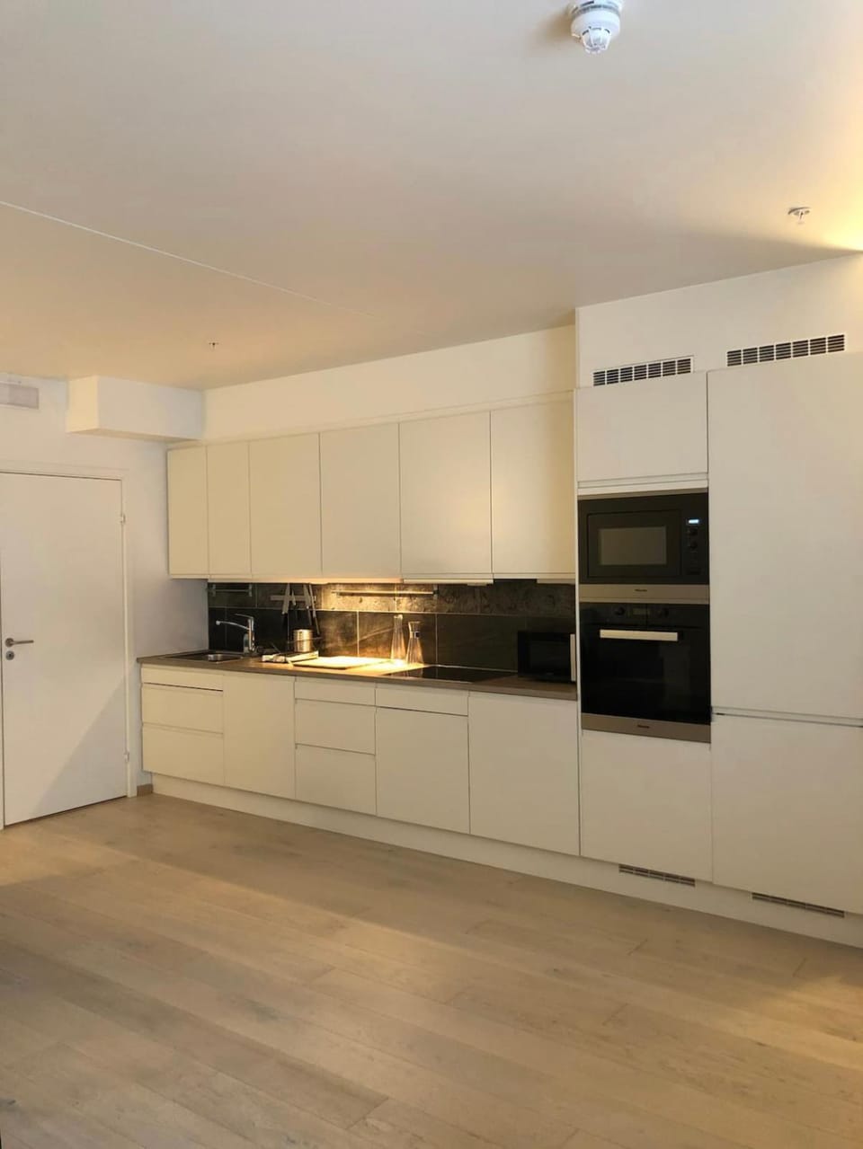 City Center Oslo- Venice Apartment Sea Side Three-Bedrooms and Two Toilettes Apartment in Oslo