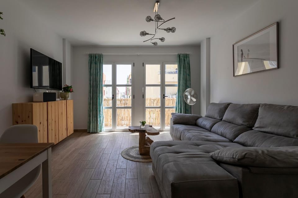 TV and multimedia, Living room, fireplace