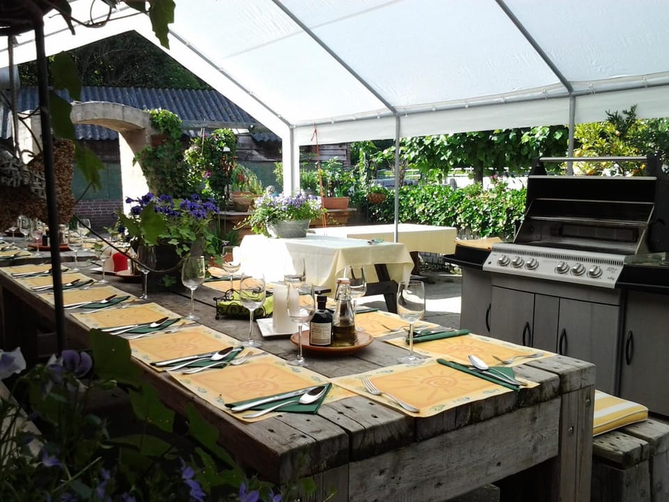 Patio, Restaurant/places to eat