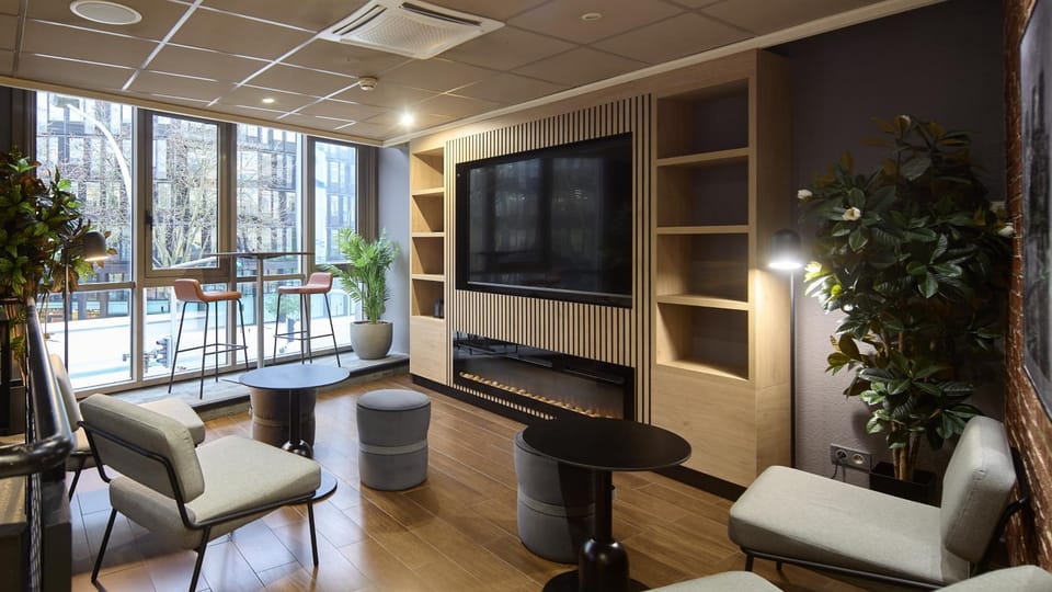 Communal lounge/ TV room, Living room, Lounge or bar, Seating area