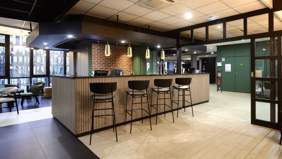 Lounge or bar
