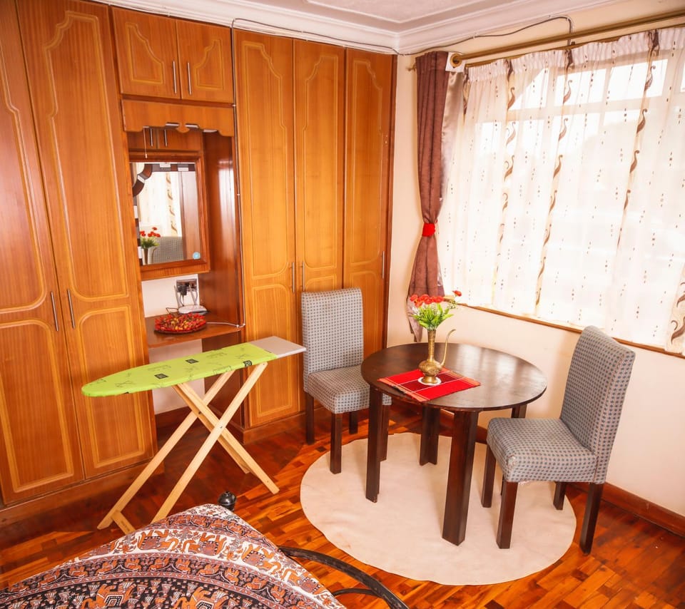 Communal lounge/ TV room, Dining area
