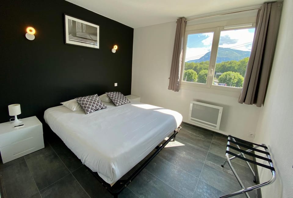 Shower, Restaurant/places to eat, Food close-up, Coffee/tea facilities, Balcony/Terrace, Bedroom, Food, Pets, Pets, Mountain view, Mountain view, Alcoholic drinks, Non alcoholic drinks, Facility for disabled guests