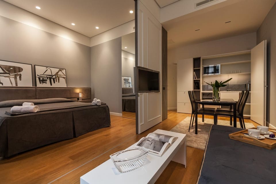 Communal lounge/ TV room, TV and multimedia, Kitchen or kitchenette, Seating area, Dining area, Bedroom