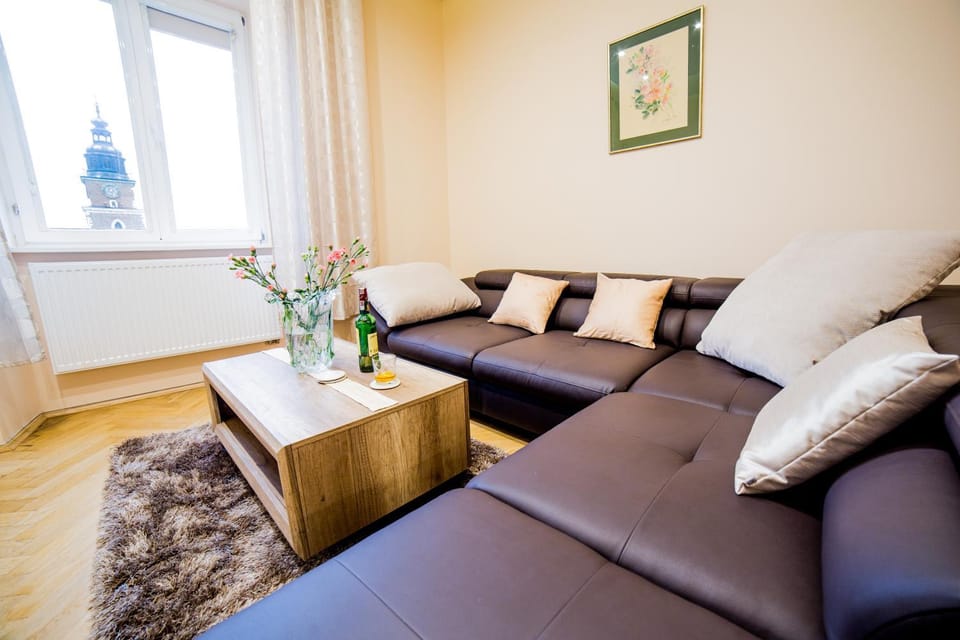 Living room, Landmark view