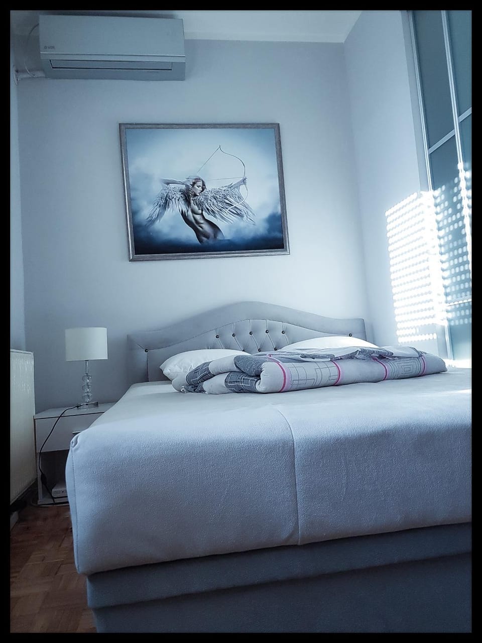 Bed, Bedroom, air conditioner