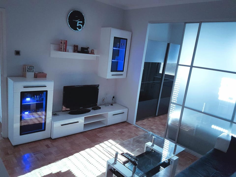 TV and multimedia, Seating area