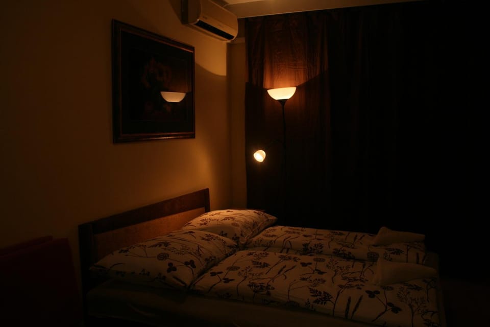 Photo of the whole room, Bedroom