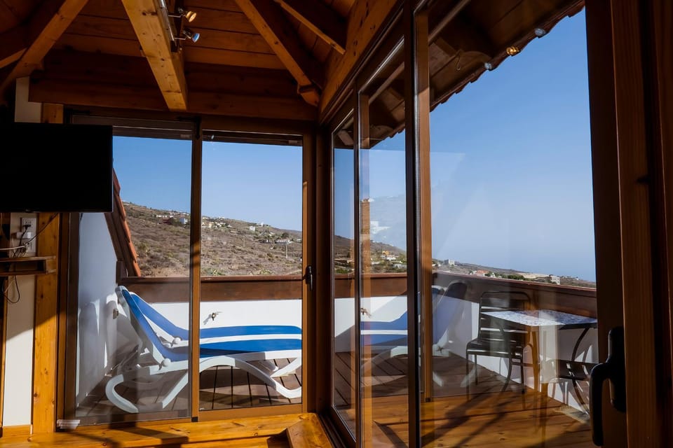Balcony/Terrace, sunbed