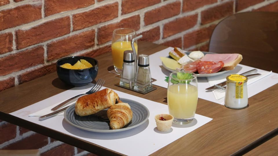 Breakfast, Continental breakfast