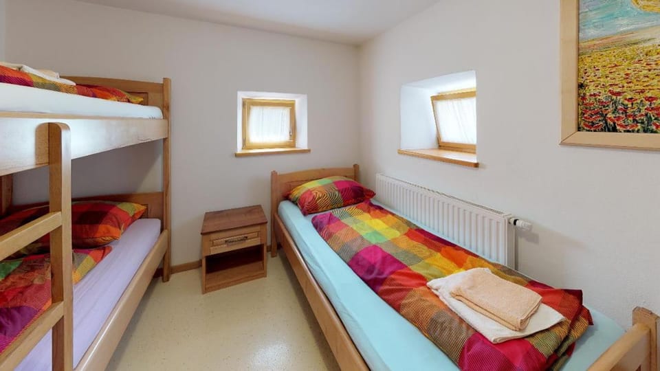 Photo of the whole room, bunk bed